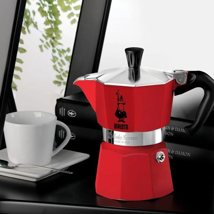 BIALETTI 0004943 Moka Express piros alumínium kotyogós kávéfőző, 6 adagos – 3. kép