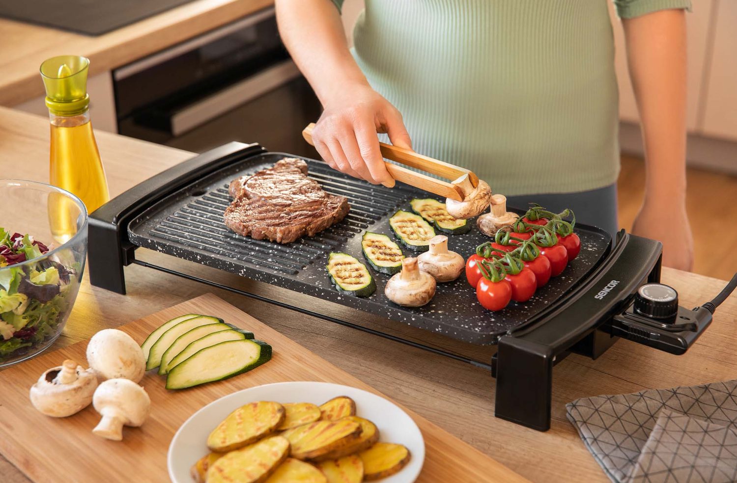 SENCOR SBG 104BK elektromos grillsütő gránit sütőlappal – 3. kép