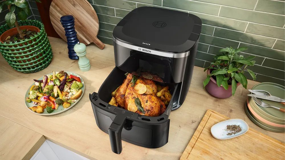 BOSCH MAF671B0 Serie 6 forrólevegős sütő 7,2 l-es kosárral és betekintő ablakkal – 2. kép